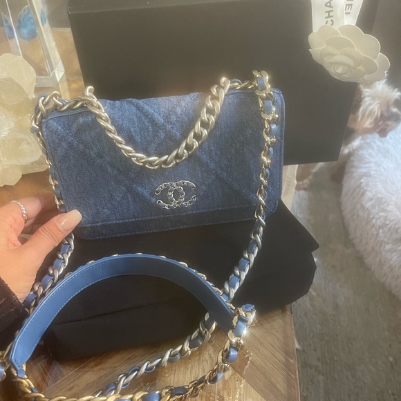 Vintage Chanel 19 Wallet on Chain. Brand new - Picture 15 of 16